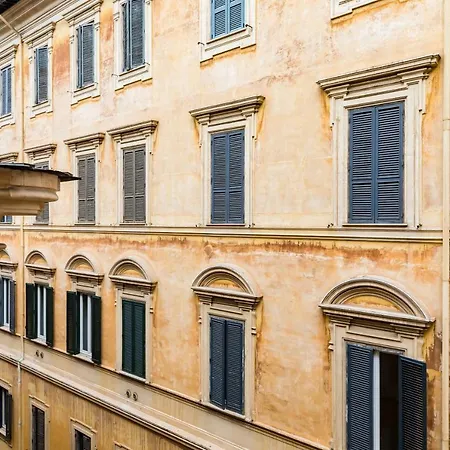 Pietra Square Apartment Rome