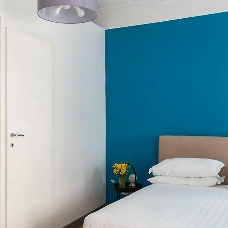 Pietra Square Apartment
