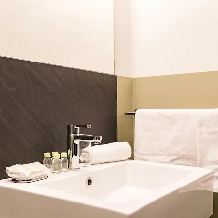 Pietra Square Apartment *